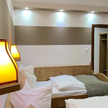 Fogado Az Oreg Preshez Hotel Mór Buitenkant foto