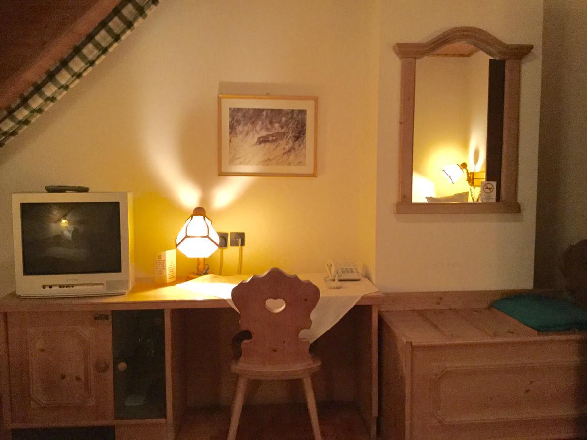 Fogado Az Oreg Preshez Hotel Mór Buitenkant foto